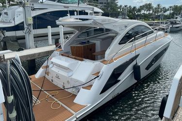 36' Evolve 2020 Yacht For Sale